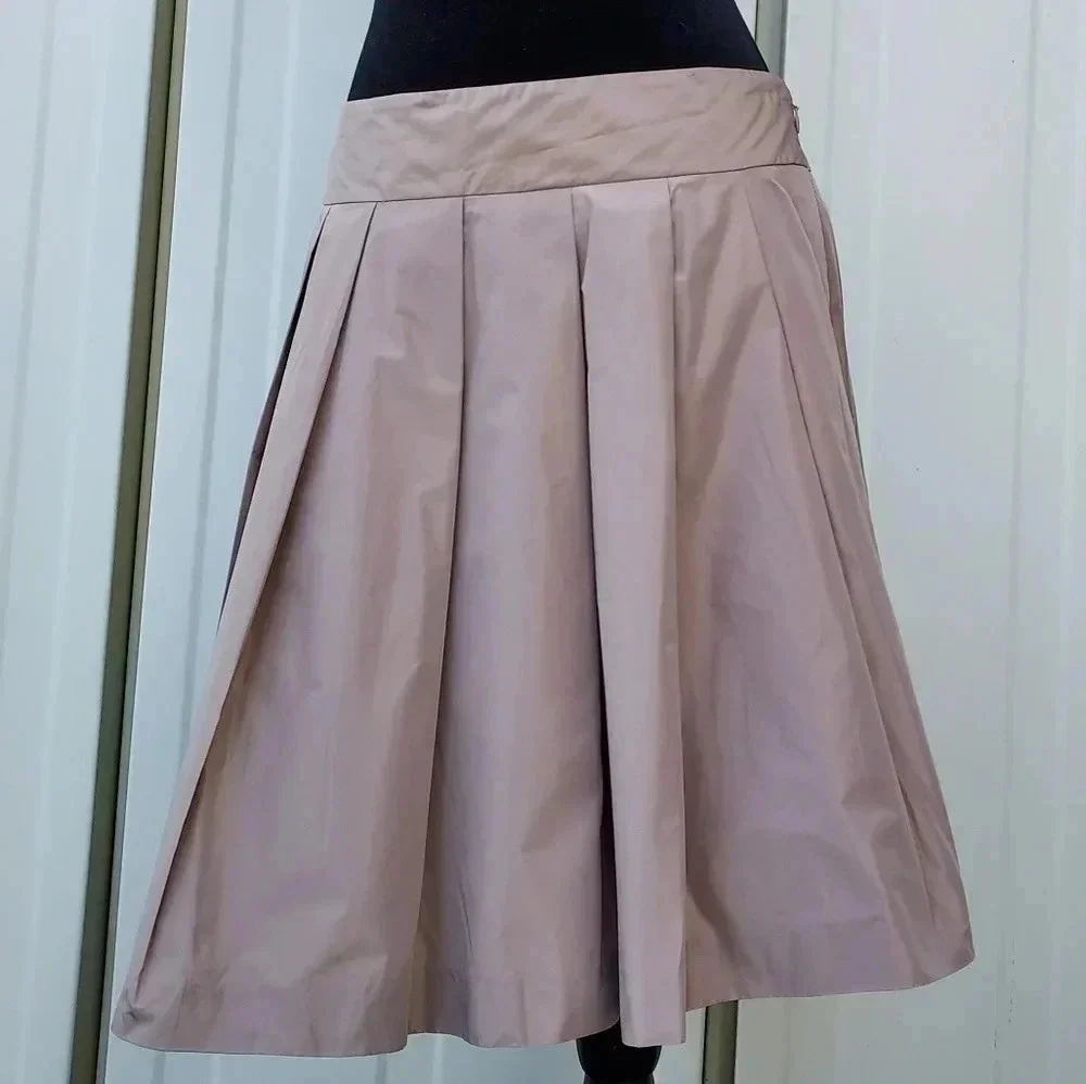 Ann Taylor Pleated Skirt Size 6 Beige